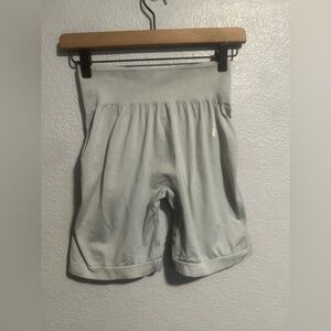 Bo + tee biker shorts
